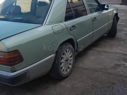 Mercedes-Benz E 300 1990 года за 680 000 тг. в Шу – фото 2