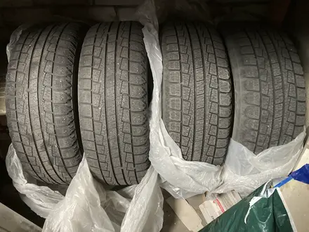 Зимняя резина Hankook 4 шт 215/60/16 Б/У за 40 000 тг. в Алматы