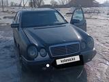 Mercedes-Benz E 200 1995 года за 1 550 000 тг. в Урджар – фото 2