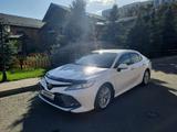 Toyota Camry 2018 года за 14 700 000 тг. в Павлодар – фото 2