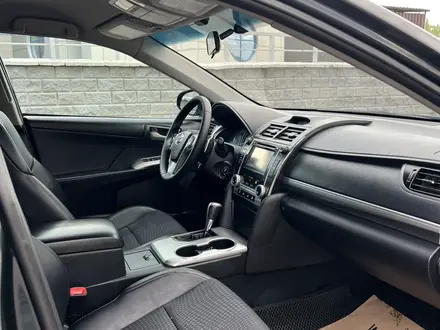 Toyota Camry 2014 года за 7 150 000 тг. в Астана – фото 15