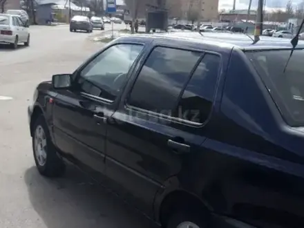 Volkswagen Vento 1995 года за 1 290 000 тг. в Тараз – фото 3