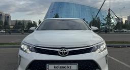 Toyota Camry 2017 годаfor11 700 000 тг. в Астана – фото 2