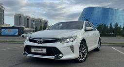 Toyota Camry 2017 годаfor11 700 000 тг. в Астана