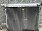 Радиатор б у на 102 мотор MB за 12 000 тг. в Алматы