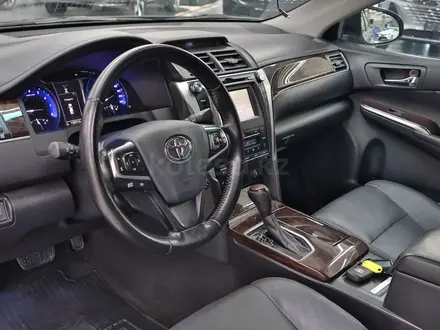 Toyota Camry 2016 года за 10 590 000 тг. в Алматы – фото 13