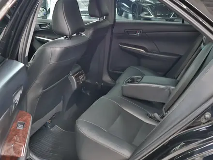 Toyota Camry 2016 года за 10 590 000 тг. в Алматы – фото 20