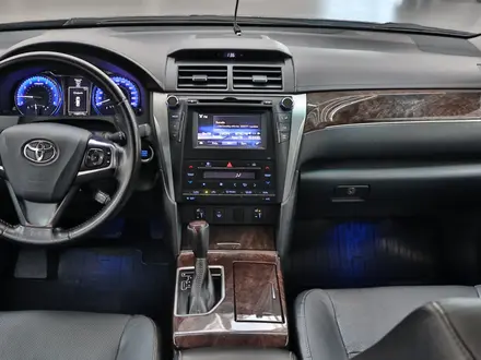 Toyota Camry 2016 года за 10 590 000 тг. в Алматы – фото 9