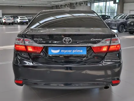 Toyota Camry 2016 года за 10 590 000 тг. в Алматы – фото 4