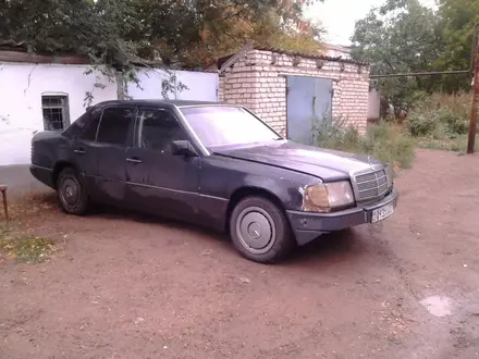 Mercedes-Benz E 200 1994 года за 700 000 тг. в Уральск – фото 4