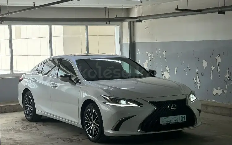 Lexus ES 250 2022 годаfor25 200 000 тг. в Астана