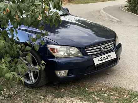 Lexus IS 200 2004 года за 3 500 000 тг. в Алматы