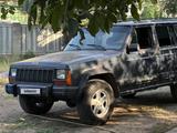 Jeep Cherokee 1993 года за 3 400 000 тг. в Алматы – фото 2