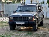 Jeep Cherokee 1993 года за 3 400 000 тг. в Алматы