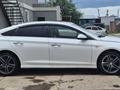 Hyundai Sonata 2018 года за 6 600 000 тг. в Уральск – фото 2