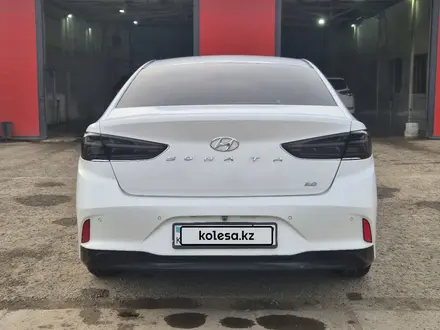 Hyundai Sonata 2018 года за 6 600 000 тг. в Уральск – фото 5