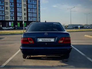 Mercedes-Benz E 280