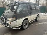 Mitsubishi Delica 1997 годаfor1 750 000 тг. в Алматы – фото 4