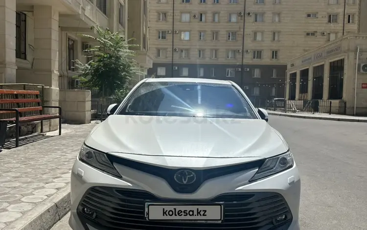 Toyota Camry 2020 года за 15 700 000 тг. в Актау