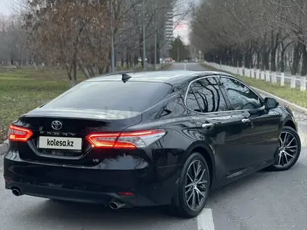 Toyota Camry 2019 года за 13 500 000 тг. в Астана – фото 14