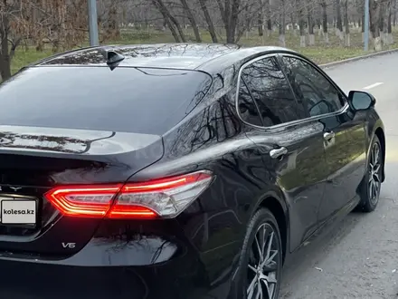 Toyota Camry 2019 года за 13 500 000 тг. в Астана – фото 20