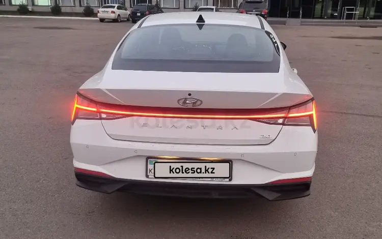 Hyundai Elantra 2023 годаfor12 500 000 тг. в Караганда