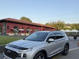 Hyundai Santa Fe 2022 года за 15 200 000 тг. в Алматы – фото 2