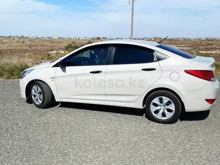 Hyundai Solaris 2014 года за 5 800 000 тг. в Атырау – фото 5