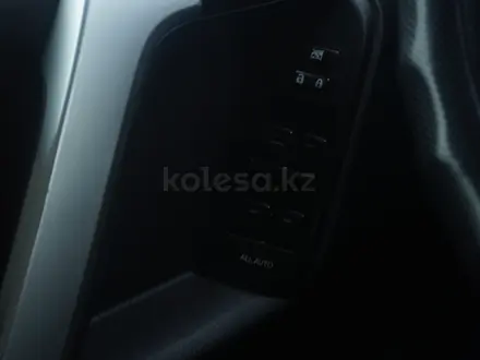Toyota Land Cruiser Prado 2018 года за 22 200 000 тг. в Алматы – фото 21