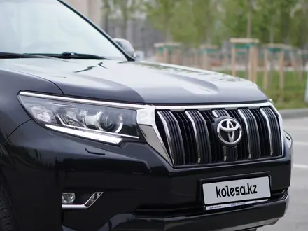 Toyota Land Cruiser Prado 2018 года за 22 200 000 тг. в Алматы – фото 5
