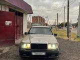 Mercedes-Benz E 220 1992 годаfor1 300 000 тг. в Шымкент