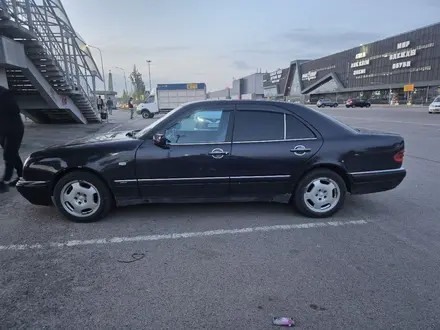 Mercedes-Benz E 280 1997 года за 3 300 000 тг. в Алматы – фото 4