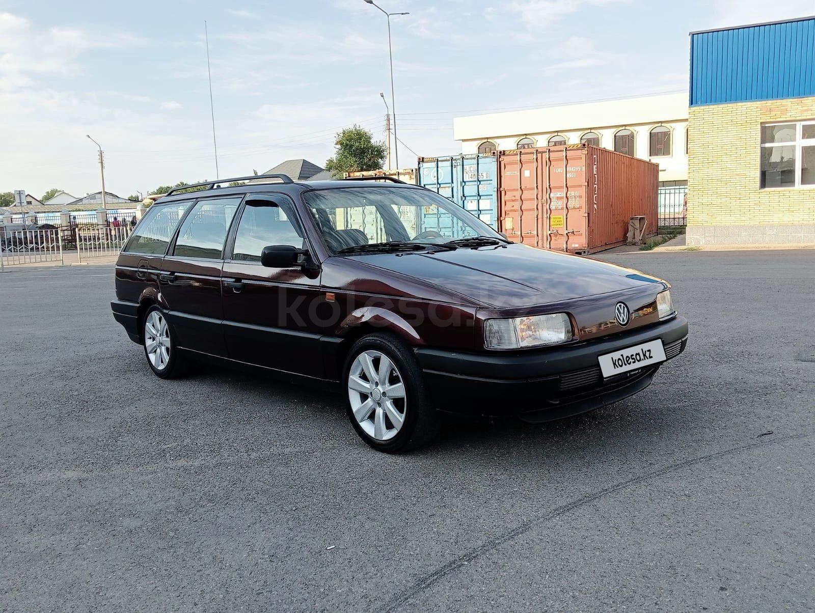 Volkswagen Passat 1993 г.