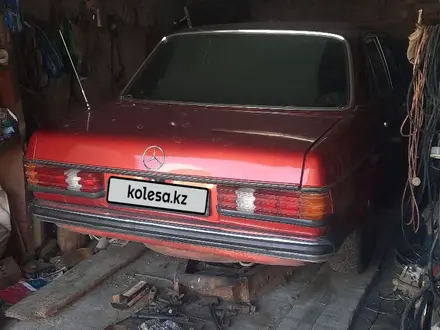 Mercedes-Benz E 200 1983 года за 1 350 000 тг. в Шымкент