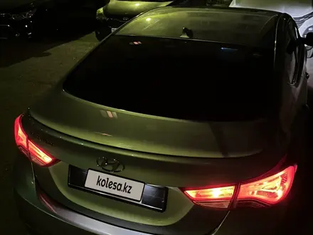 Hyundai Elantra 2015 года за 4 300 000 тг. в Актау – фото 2