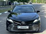 Toyota Camry 2018 года за 13 200 000 тг. в Костанай – фото 2