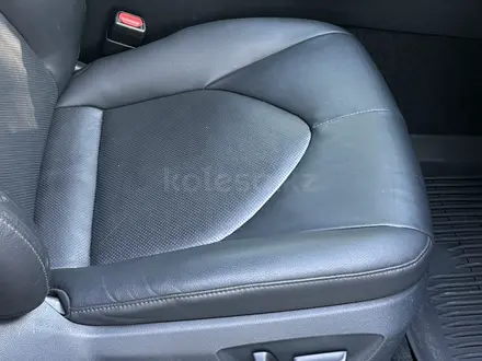 Toyota Camry 2018 года за 13 200 000 тг. в Костанай – фото 23
