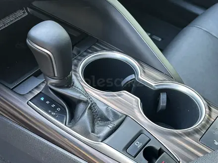 Toyota Camry 2018 года за 13 200 000 тг. в Костанай – фото 27