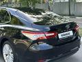 Toyota Camry 2018 года за 13 200 000 тг. в Костанай – фото 9