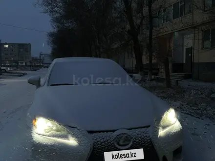 Lexus IS 250 2015 года за 8 000 000 тг. в Актобе – фото 2