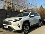 Toyota RAV4 2023 года за 21 000 000 тг. в Алматы – фото 3