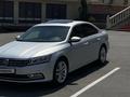 Volkswagen Passat 2017 годаfor8 500 000 тг. в Алматы