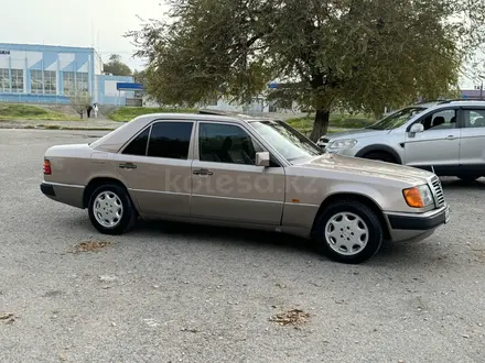 Mercedes-Benz E 200 1993 года за 2 300 000 тг. в Кулан – фото 27