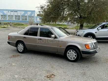 Mercedes-Benz E 200 1993 года за 2 300 000 тг. в Кулан – фото 29