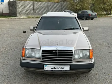 Mercedes-Benz E 200 1993 года за 2 300 000 тг. в Кулан – фото 42