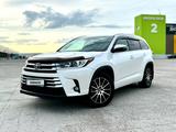 Toyota Highlander 2017 года за 21 000 000 тг. в Караганда – фото 2