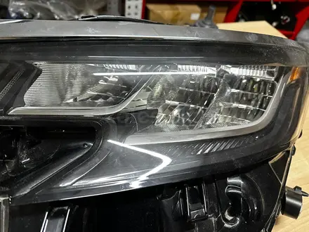 Фара левая Toyota Sienna за 470 000 тг. в Алматы – фото 2