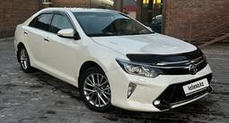 Toyota Camry 2017 годаfor13 000 000 тг. в Алматы