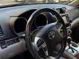 Toyota Highlander 2013 года за 9 800 000 тг. в Атырау – фото 4
