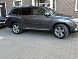 Toyota Highlander 2013 года за 9 800 000 тг. в Атырау